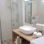 Апартаменты Downtown Serenity House *