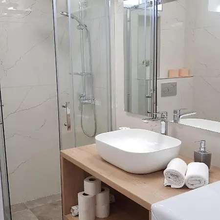 Апартаменты Downtown Serenity House *