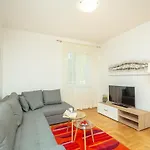 Downtown Serenity House Apartmán